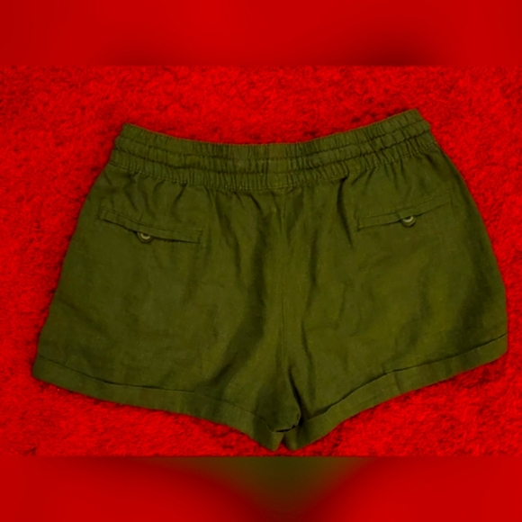 Women's Shorts - Picture 2 of 4